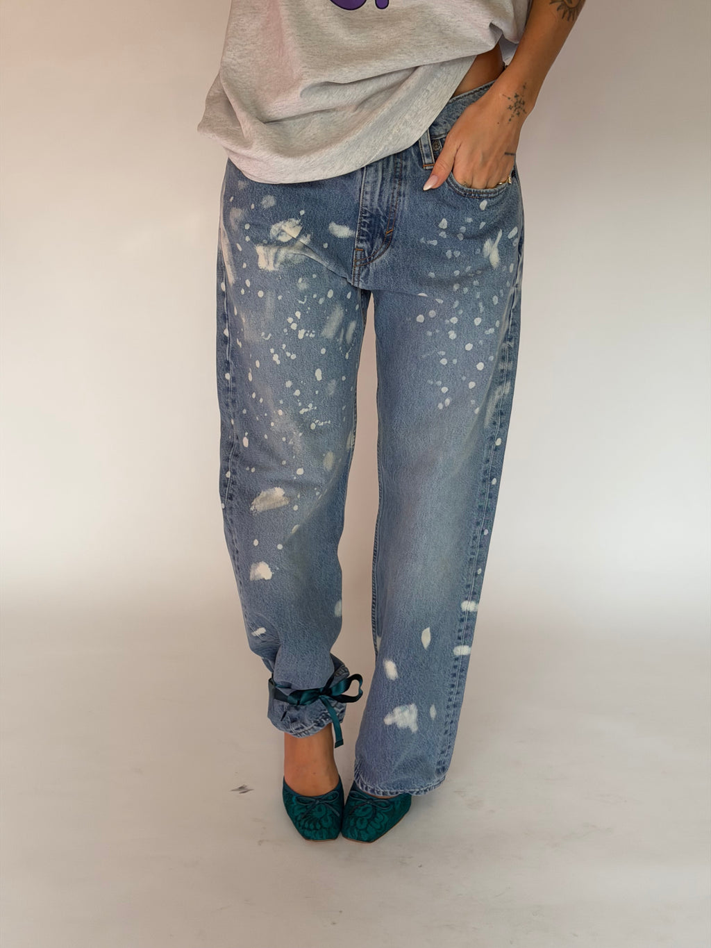 CUSTOM PAINT SPLATTER LEVI’S JEANS