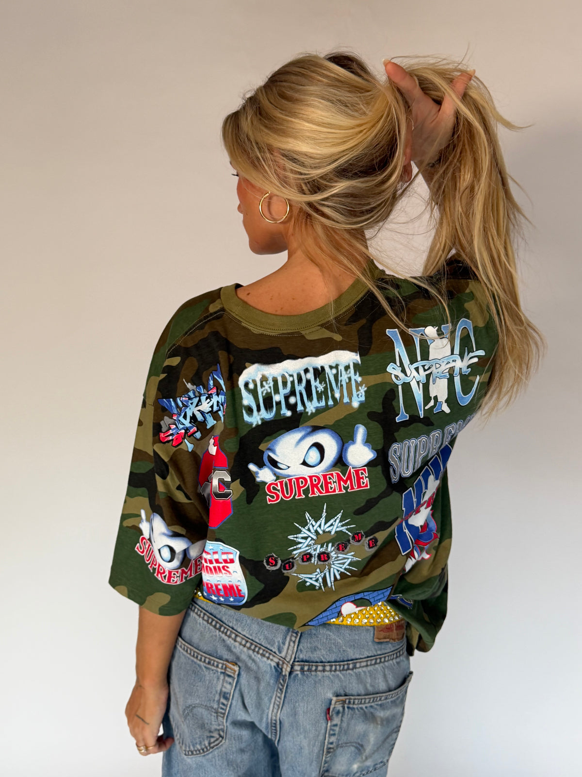 SUPREME CAMO GRAPHIC TEE
