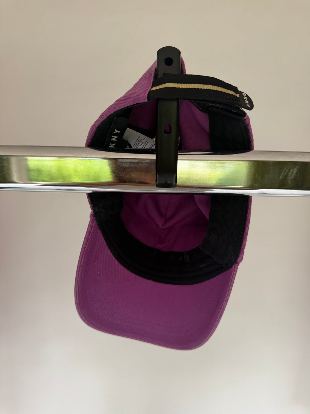 VINTAGE DKNY LOGO CAP