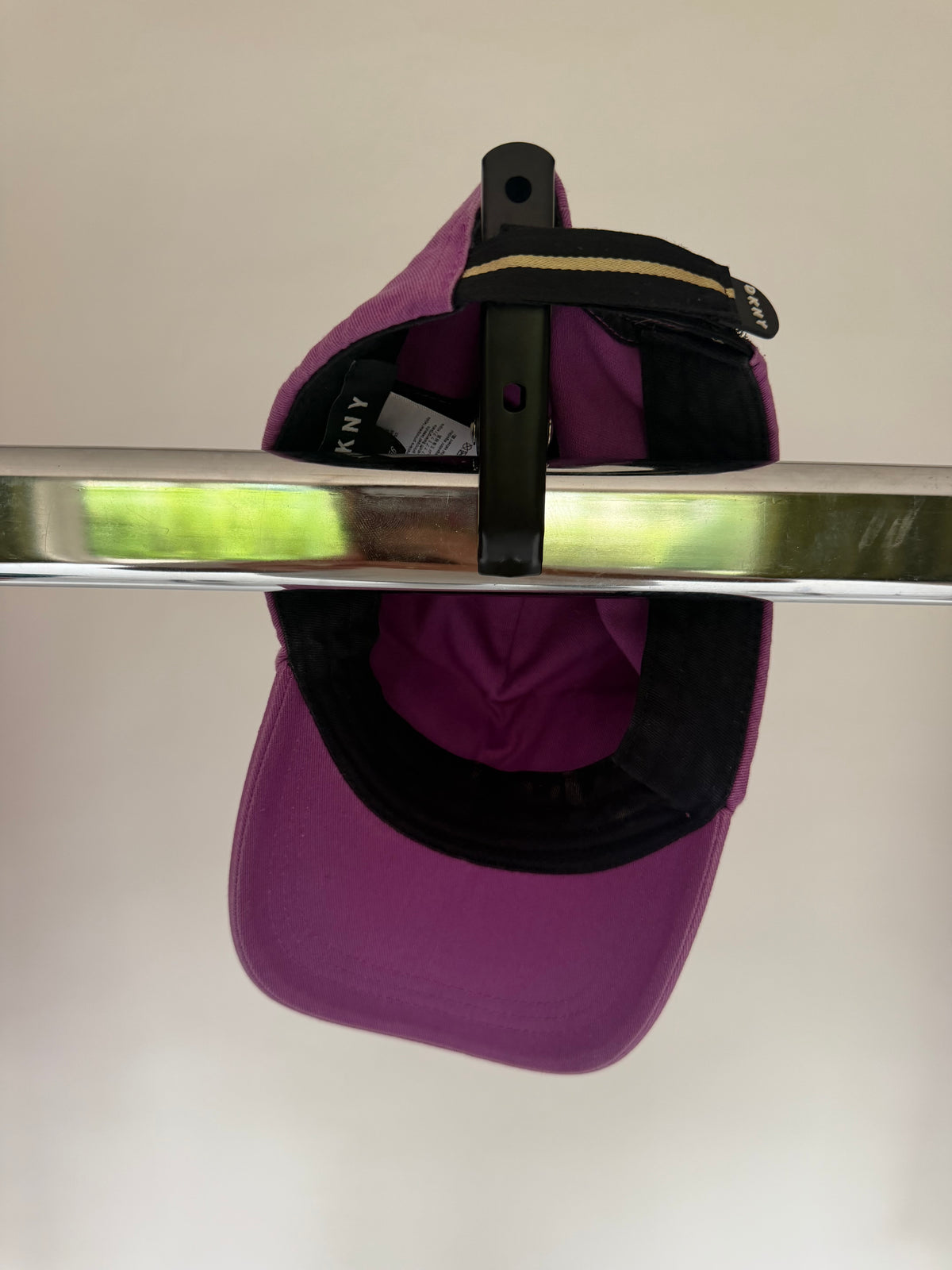 VINTAGE DKNY LOGO CAP