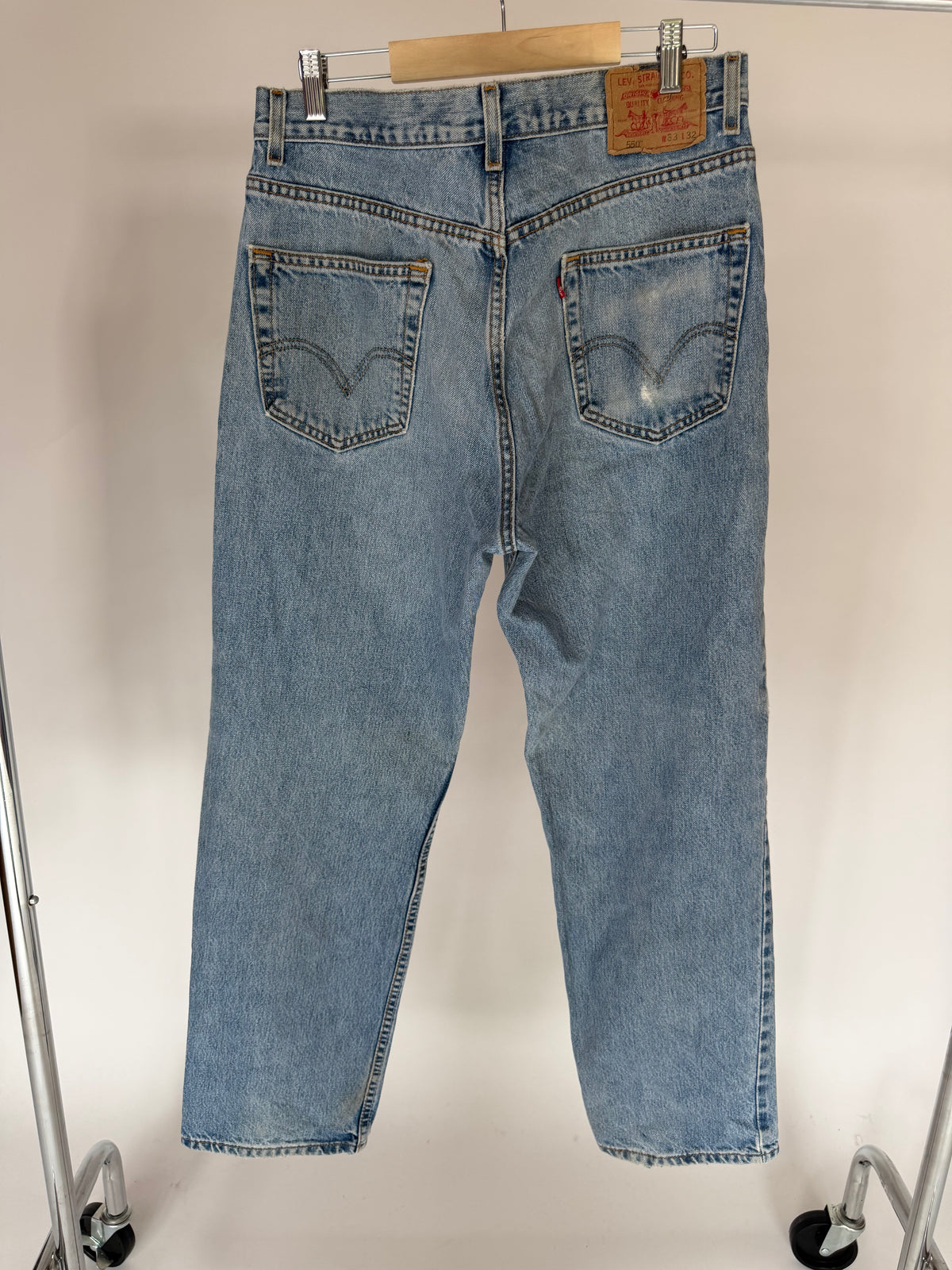 VINTAGE LEVI’S 550 JEANS