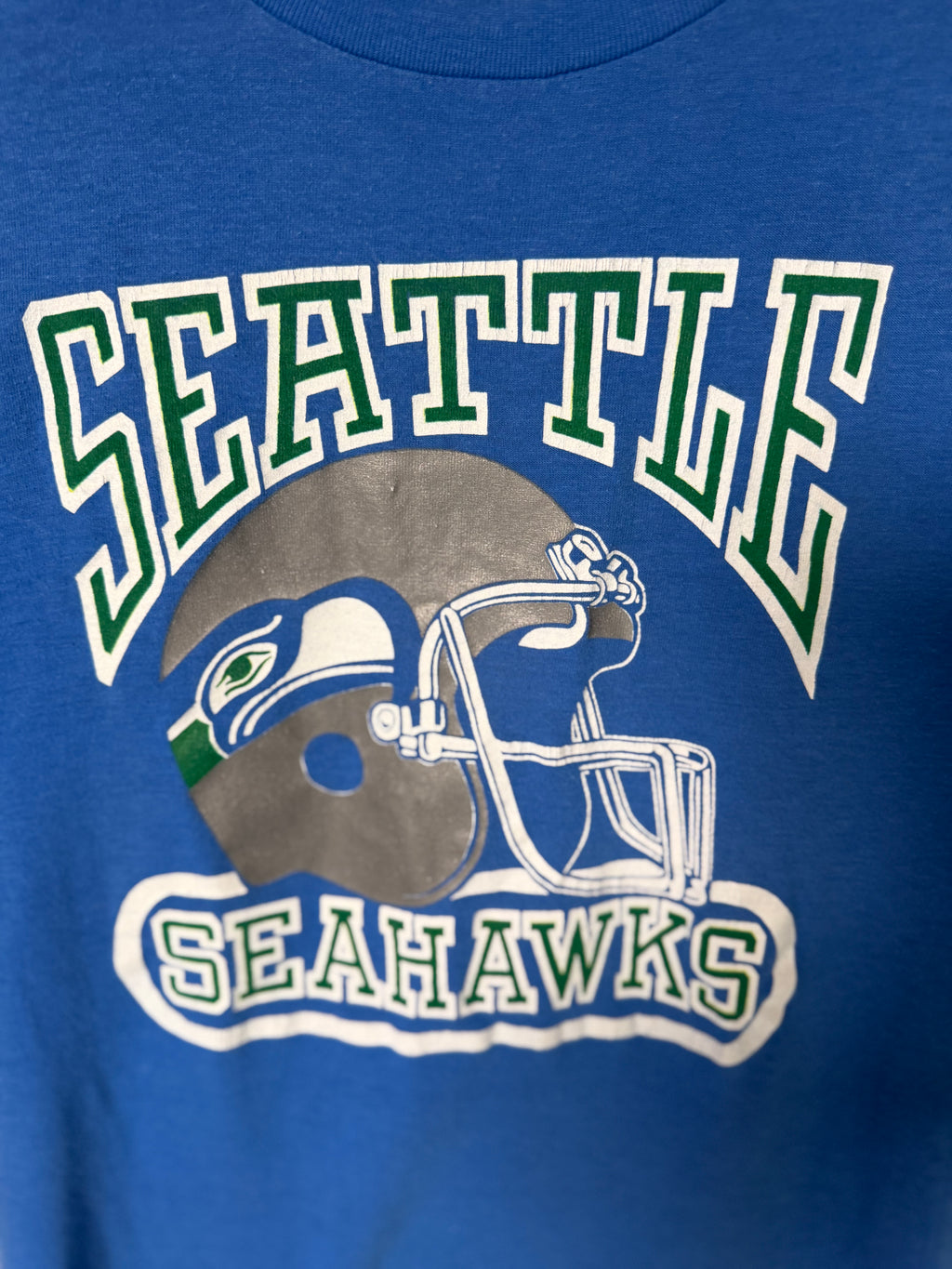 VINTAGE BLUE SEATTLE SEAHAWKS GRAPHIC TEE