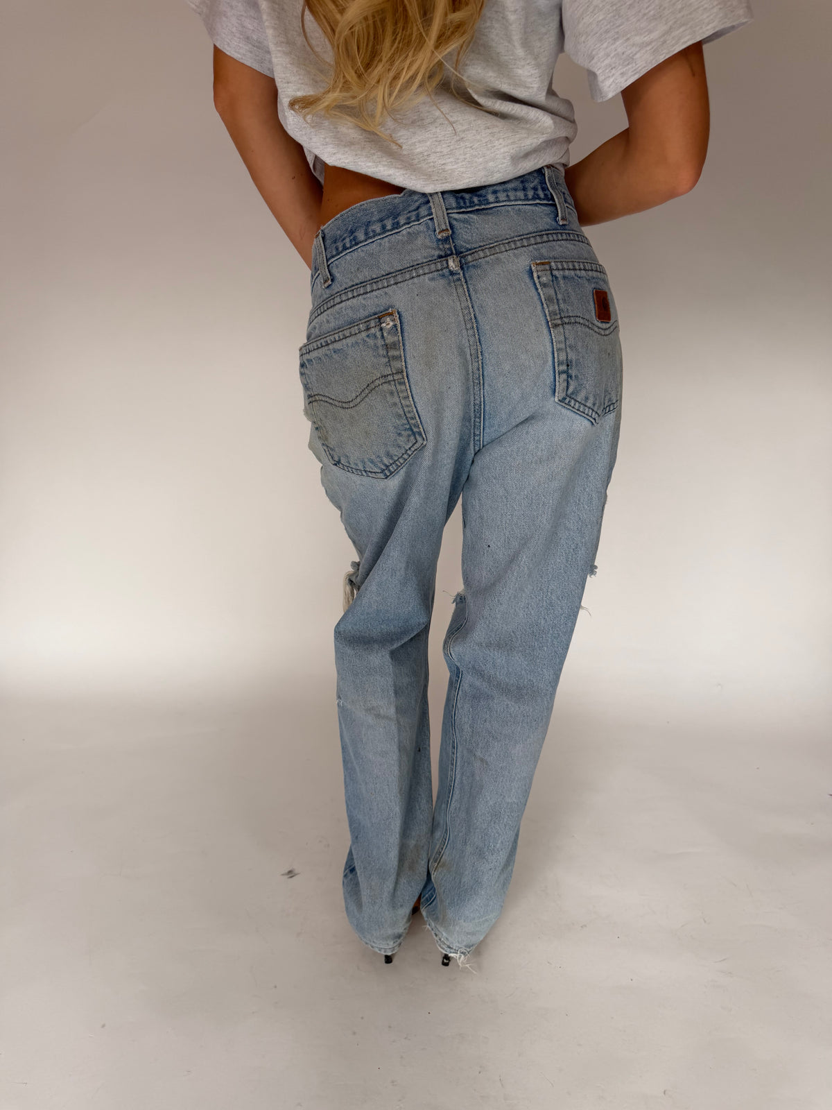 VINTAGE CARHARTT DISTRESSED DENIM JEANS