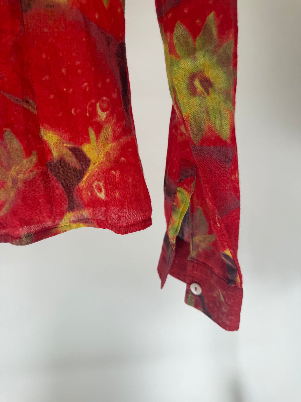 VINTAGE DOLCE & GABBANA STRAWBERRY TOP
