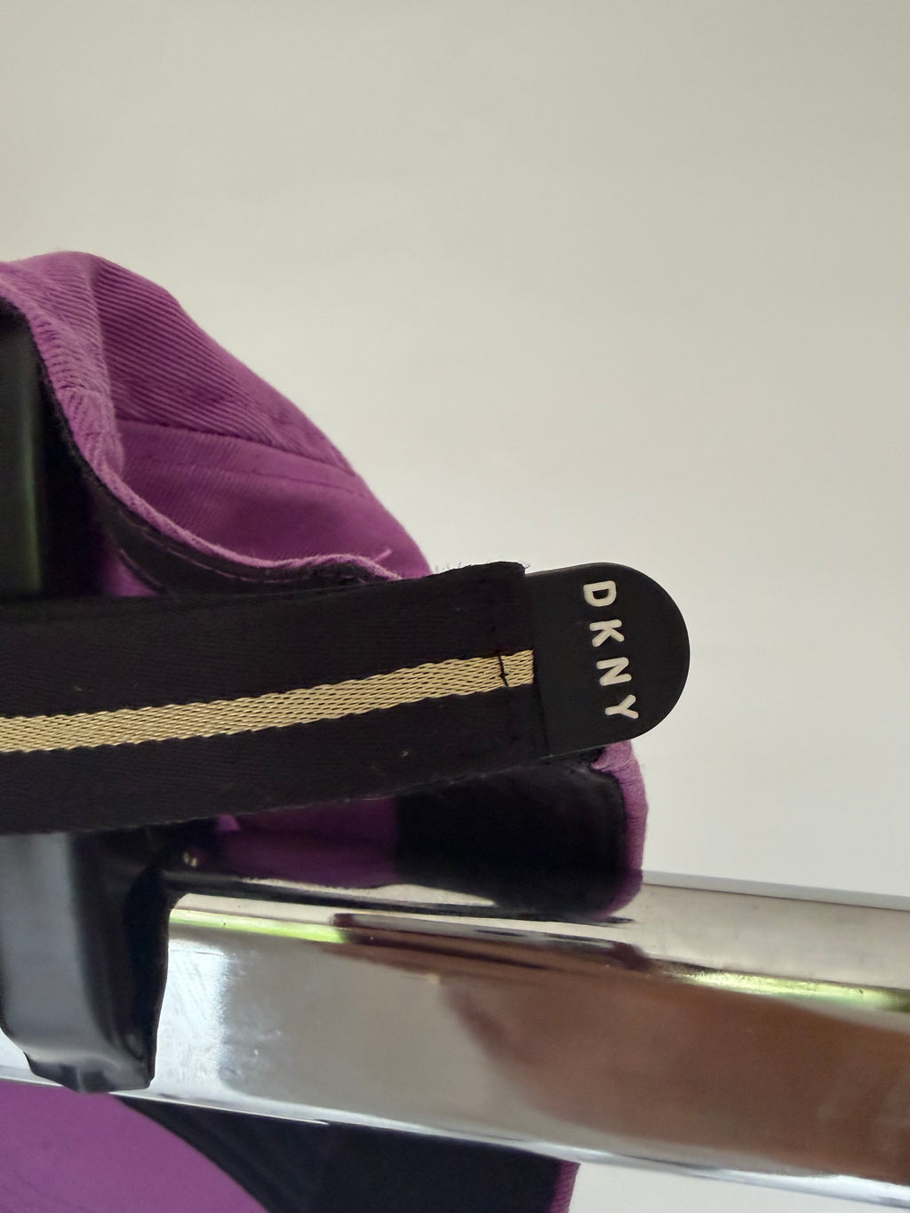 VINTAGE DKNY LOGO CAP