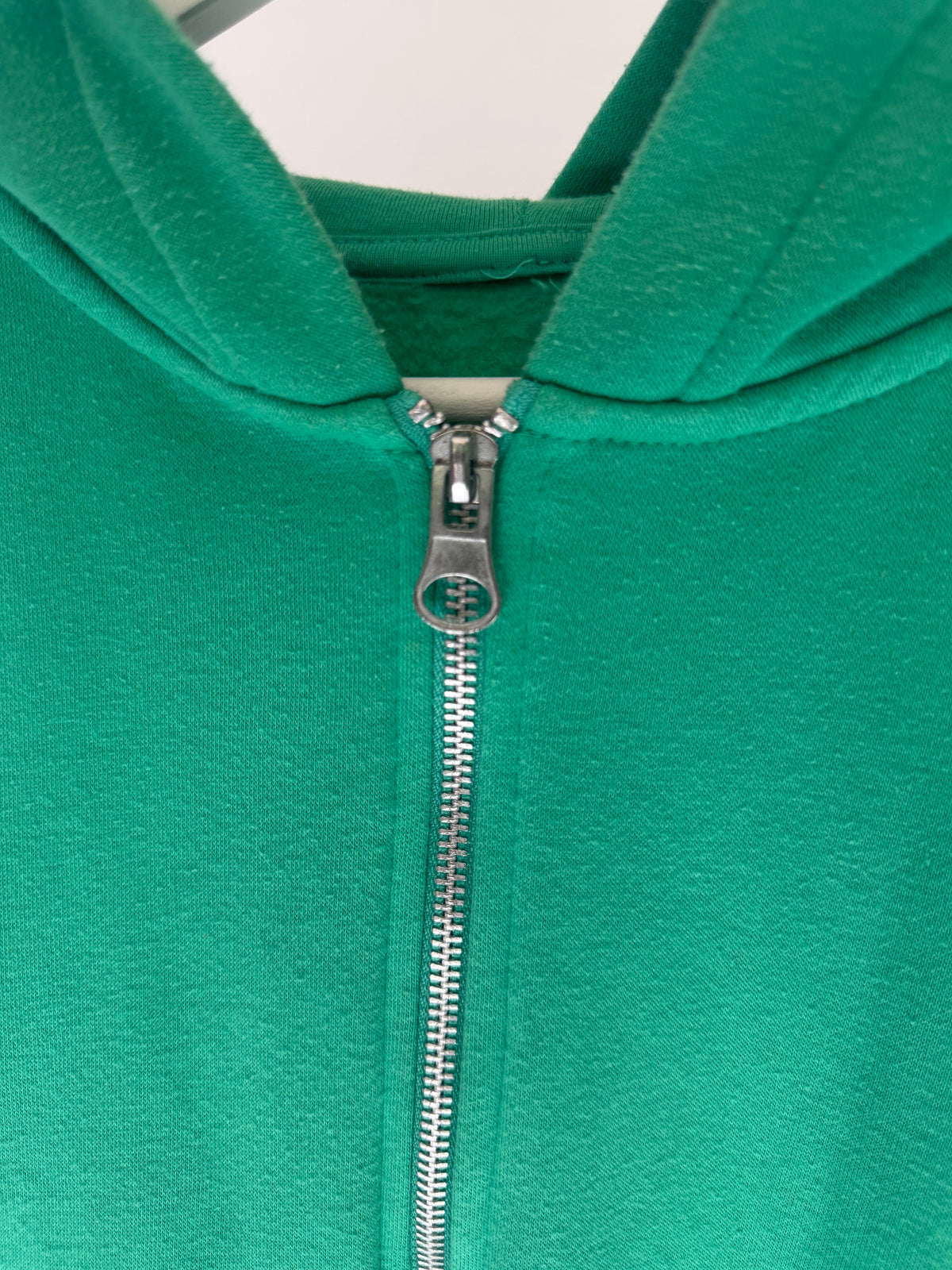 VINTAGE GREEN ZIP-UP HOODIE